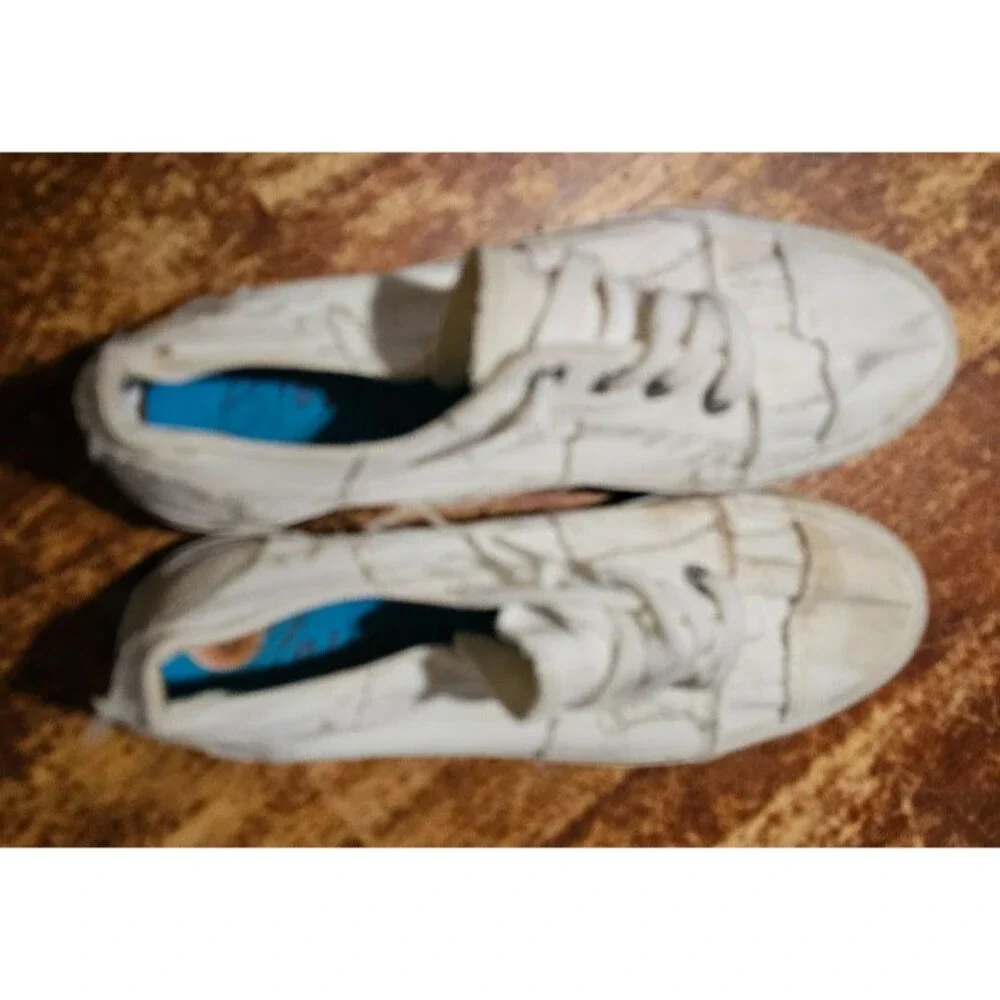 Blowfish Malibu Shoes Womens Size 9 1/2 Distressed Canvas Low Top Slip On Casual